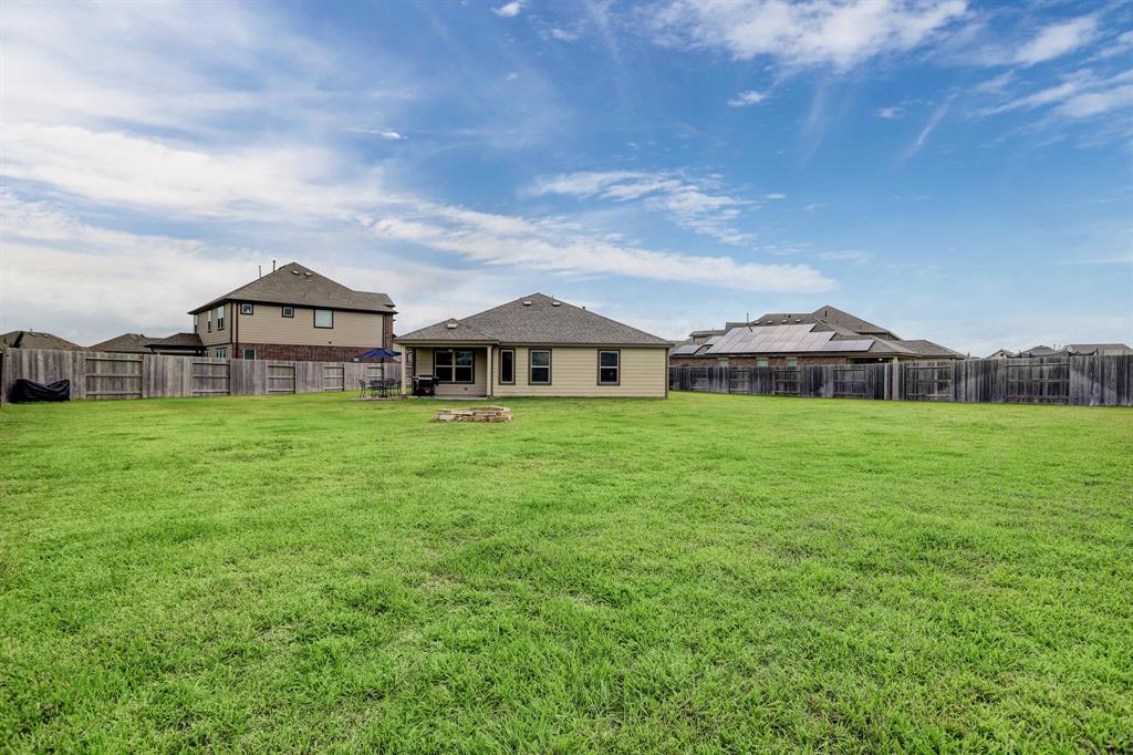 12303 1 Oakleaf Bend Drive, Humble, Texas 77346, 4 Bedrooms Bedrooms, 9 Rooms Rooms,2 BathroomsBathrooms,Single-family,For Sale,Oakleaf Bend,49420801