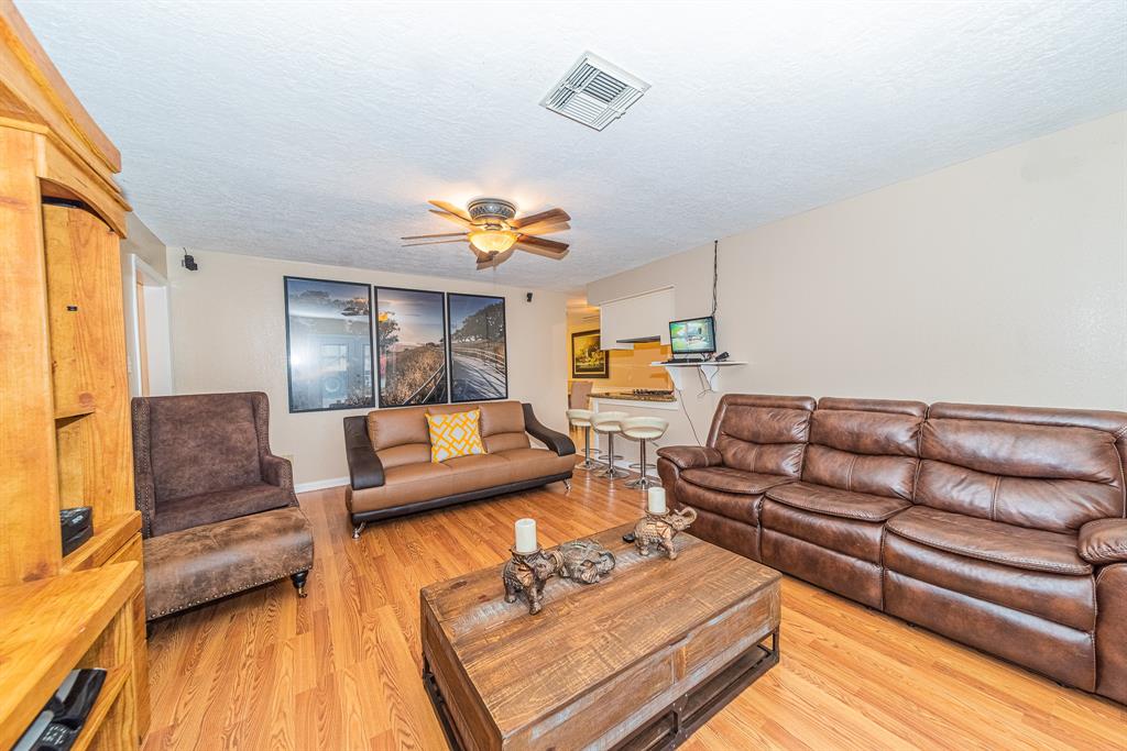 11703 1 Palmsprings Dr, Houston, Texas 77034, 4 Bedrooms Bedrooms, 4 Rooms Rooms,2 BathroomsBathrooms,Single-family,For Sale,Palmsprings Dr,82032060