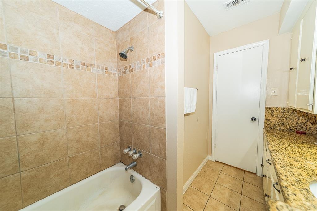11703 1 Palmsprings Dr, Houston, Texas 77034, 4 Bedrooms Bedrooms, 4 Rooms Rooms,2 BathroomsBathrooms,Single-family,For Sale,Palmsprings Dr,82032060