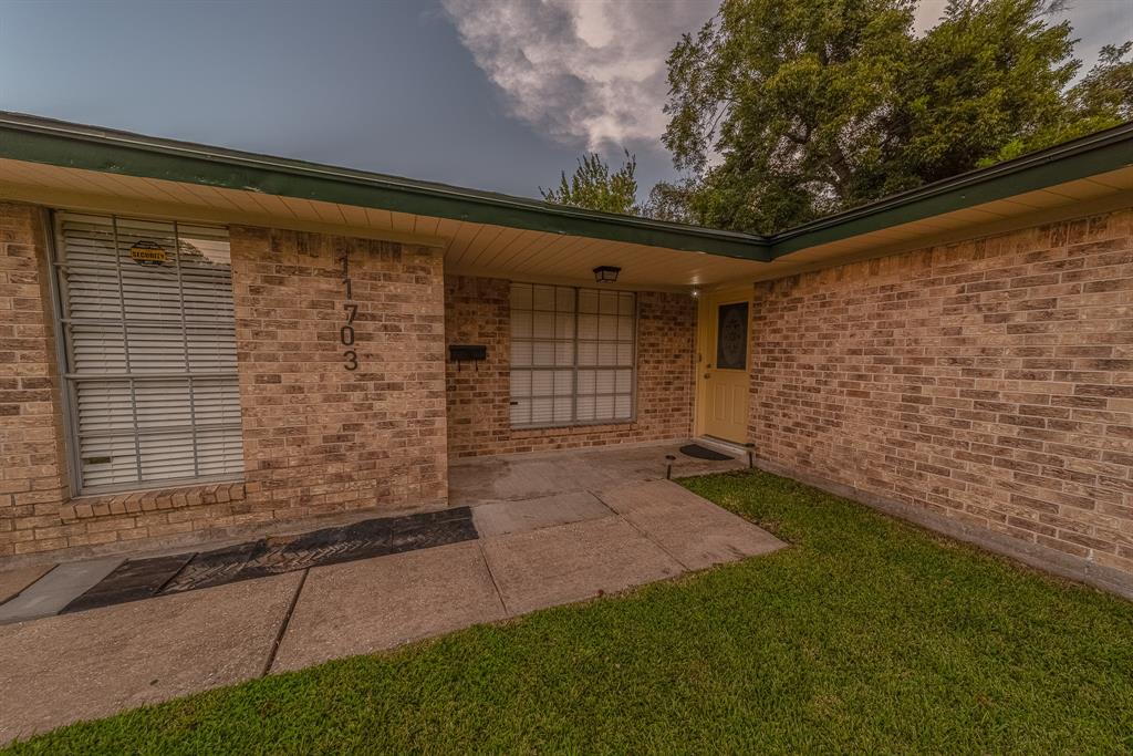 11703 1 Palmsprings Dr, Houston, Texas 77034, 4 Bedrooms Bedrooms, 4 Rooms Rooms,2 BathroomsBathrooms,Single-family,For Sale,Palmsprings Dr,82032060