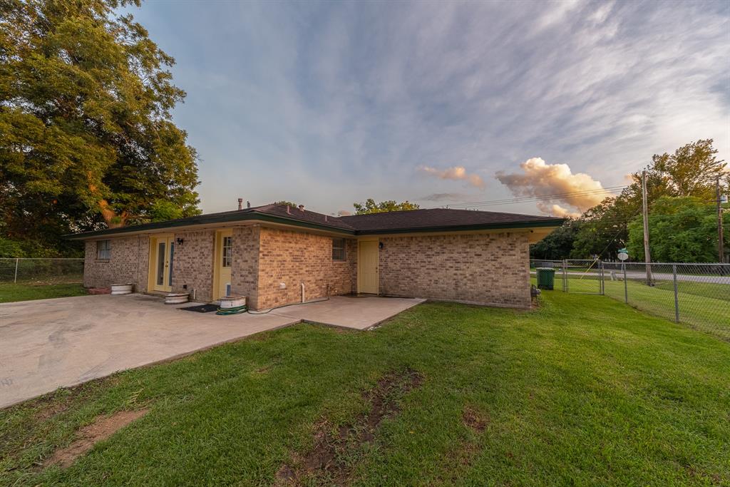 11703 1 Palmsprings Dr, Houston, Texas 77034, 4 Bedrooms Bedrooms, 4 Rooms Rooms,2 BathroomsBathrooms,Single-family,For Sale,Palmsprings Dr,82032060