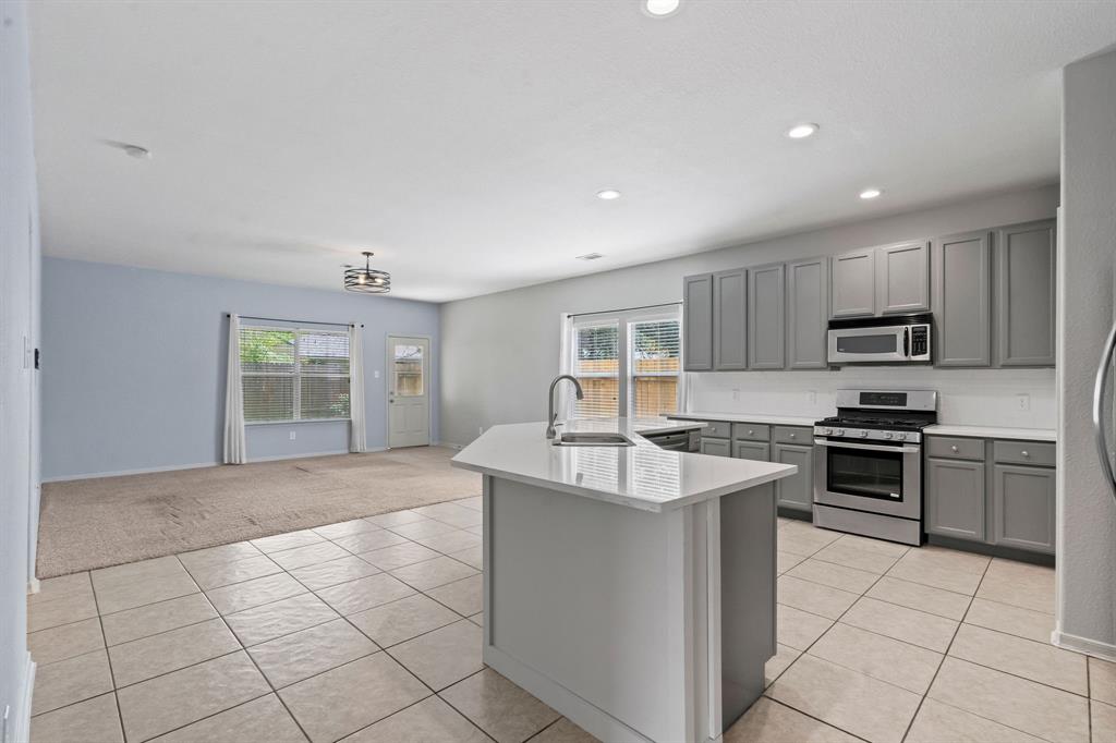 806 2 Levi Bend, Magnolia, Texas 77354, 5 Bedrooms Bedrooms, 10 Rooms Rooms,3 BathroomsBathrooms,Single-family,For Sale,Levi,77410562