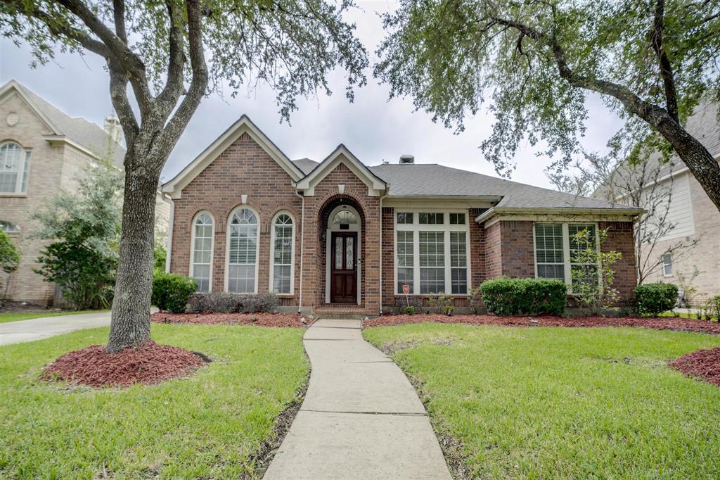 5915 1 Parkwood Place, Sugar Land, Texas 77479, 4 Bedrooms Bedrooms, 10 Rooms Rooms,2 BathroomsBathrooms,Single-family,For Sale,Parkwood,18309738