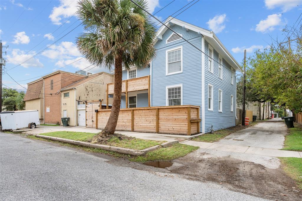 1115 2 22nd Street, Galveston, Texas 77550, 3 Bedrooms Bedrooms, 9 Rooms Rooms,2 BathroomsBathrooms,Single-family,For Sale,22nd,34993324