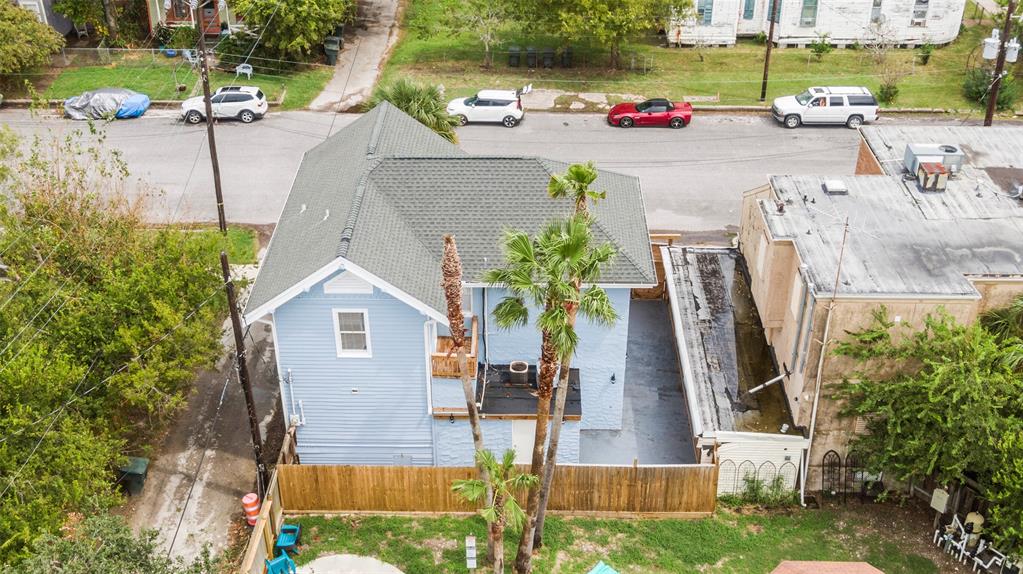 1115 2 22nd Street, Galveston, Texas 77550, 3 Bedrooms Bedrooms, 9 Rooms Rooms,2 BathroomsBathrooms,Single-family,For Sale,22nd,34993324