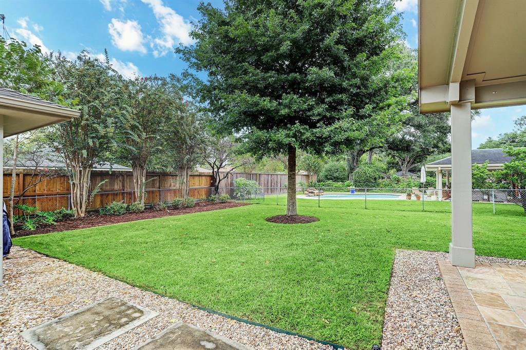 6300 1 Grovewood Lane, Houston, Texas 77008, 2 Bedrooms Bedrooms, 7 Rooms Rooms,2 BathroomsBathrooms,Single-family,For Sale,Grovewood,3791562