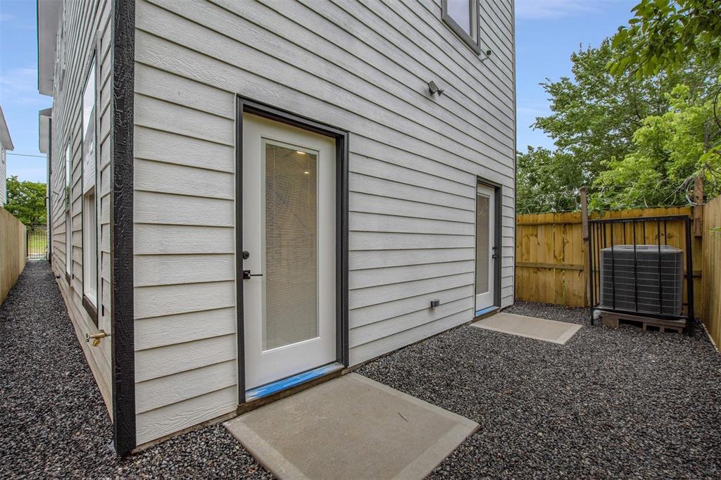 3438 2 Hadley Street, Houston, Texas 77004, 3 Bedrooms Bedrooms, 3 Rooms Rooms,2 BathroomsBathrooms,Single-family,For Sale,Hadley Street,61246971