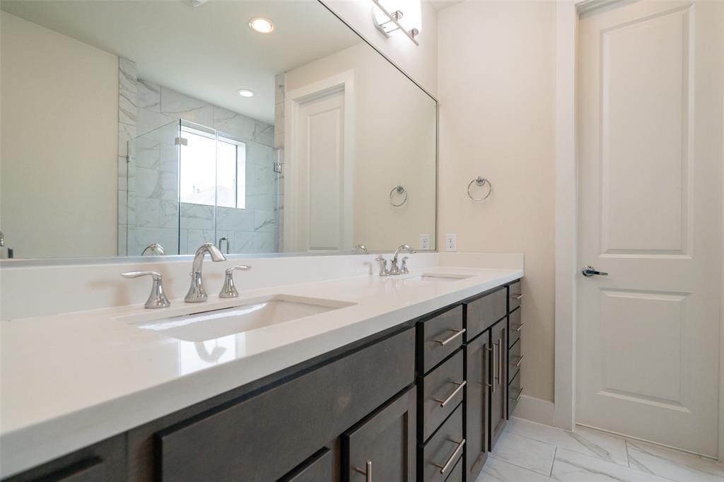 1023 3 Green Kensington Drive, Houston, Texas 77008, 3 Bedrooms Bedrooms, 3 Rooms Rooms,3 BathroomsBathrooms,Single-family,For Sale,Green Kensington,78822130