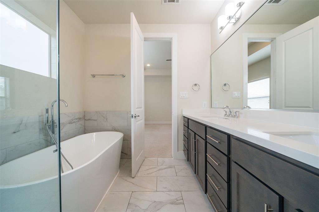 1023 3 Green Kensington Drive, Houston, Texas 77008, 3 Bedrooms Bedrooms, 3 Rooms Rooms,3 BathroomsBathrooms,Single-family,For Sale,Green Kensington,78822130