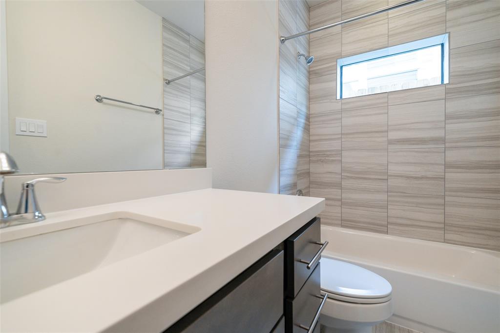 1023 3 Green Kensington Drive, Houston, Texas 77008, 3 Bedrooms Bedrooms, 3 Rooms Rooms,3 BathroomsBathrooms,Single-family,For Sale,Green Kensington,78822130
