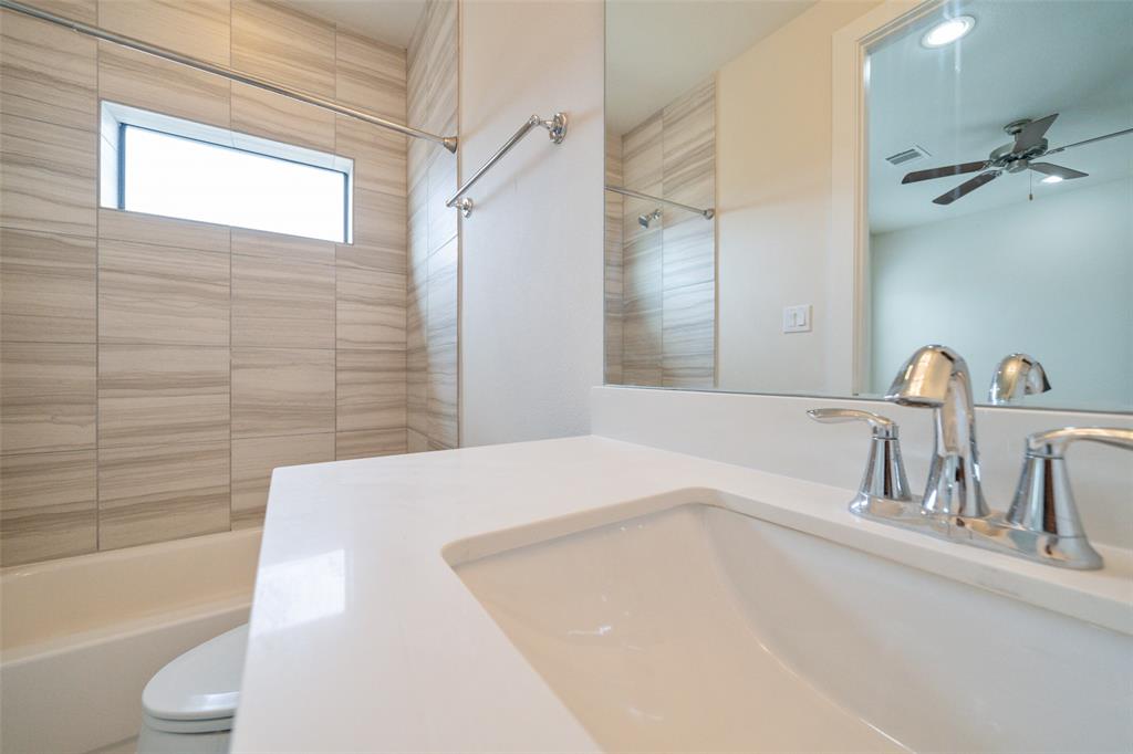1023 3 Green Kensington Drive, Houston, Texas 77008, 3 Bedrooms Bedrooms, 3 Rooms Rooms,3 BathroomsBathrooms,Single-family,For Sale,Green Kensington,78822130