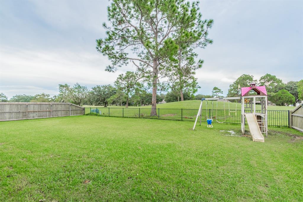 231 2 Mossy Meadow Drive, West Columbia, Texas 77486, 5 Bedrooms Bedrooms, 7 Rooms Rooms,2 BathroomsBathrooms,Single-family,For Sale,Mossy Meadow,37286556