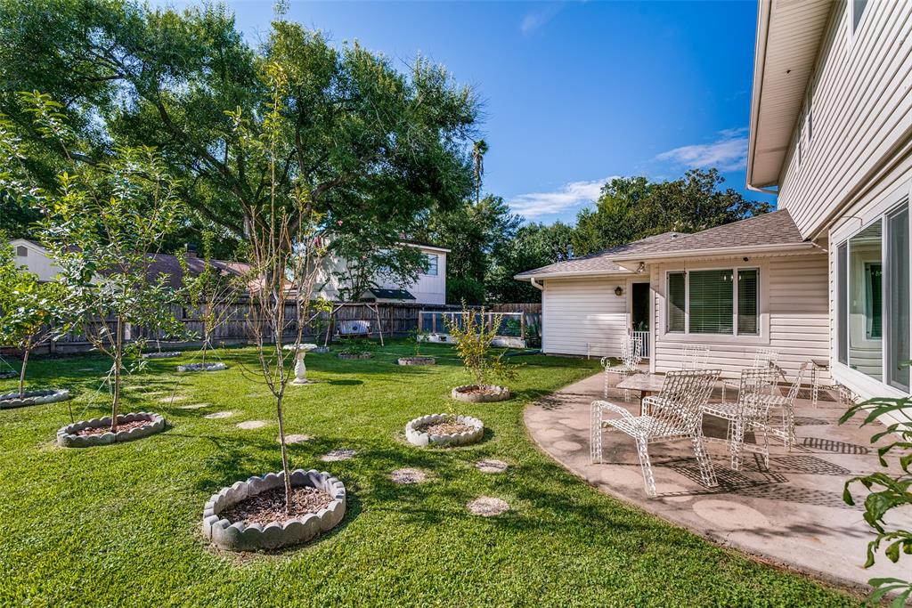 2727 2 Triway Lane, Houston, Texas 77043, 4 Bedrooms Bedrooms, 7 Rooms Rooms,2 BathroomsBathrooms,Single-family,For Sale,Triway,77358154