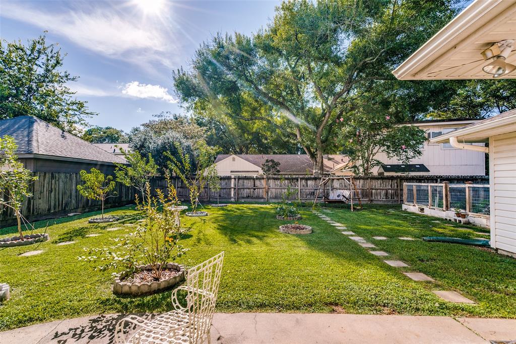 2727 2 Triway Lane, Houston, Texas 77043, 4 Bedrooms Bedrooms, 7 Rooms Rooms,2 BathroomsBathrooms,Single-family,For Sale,Triway,77358154