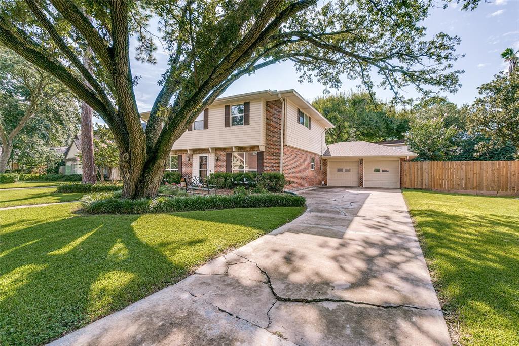 2727 2 Triway Lane, Houston, Texas 77043, 4 Bedrooms Bedrooms, 7 Rooms Rooms,2 BathroomsBathrooms,Single-family,For Sale,Triway,77358154