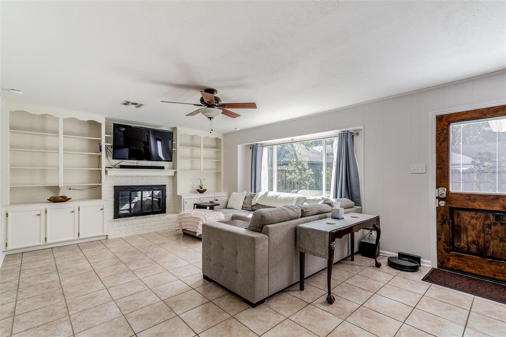 2727 2 Triway Lane, Houston, Texas 77043, 4 Bedrooms Bedrooms, 7 Rooms Rooms,2 BathroomsBathrooms,Single-family,For Sale,Triway,77358154
