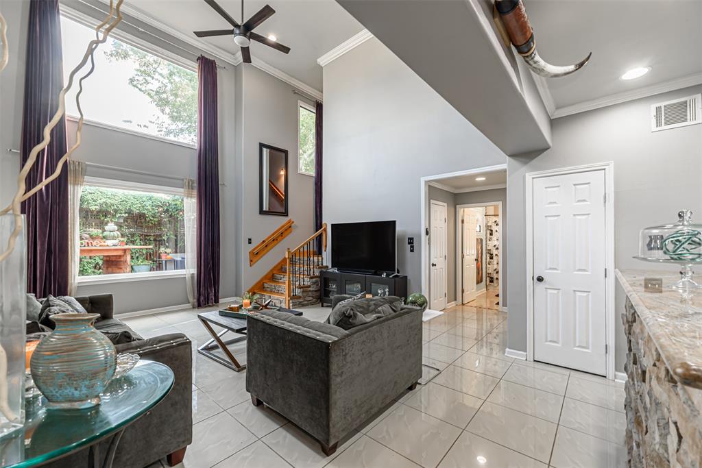 4515 2 Yale Street, Houston, Texas 77018, 3 Bedrooms Bedrooms, 3 Rooms Rooms,2 BathroomsBathrooms,Single-family,For Sale,Yale,66477292