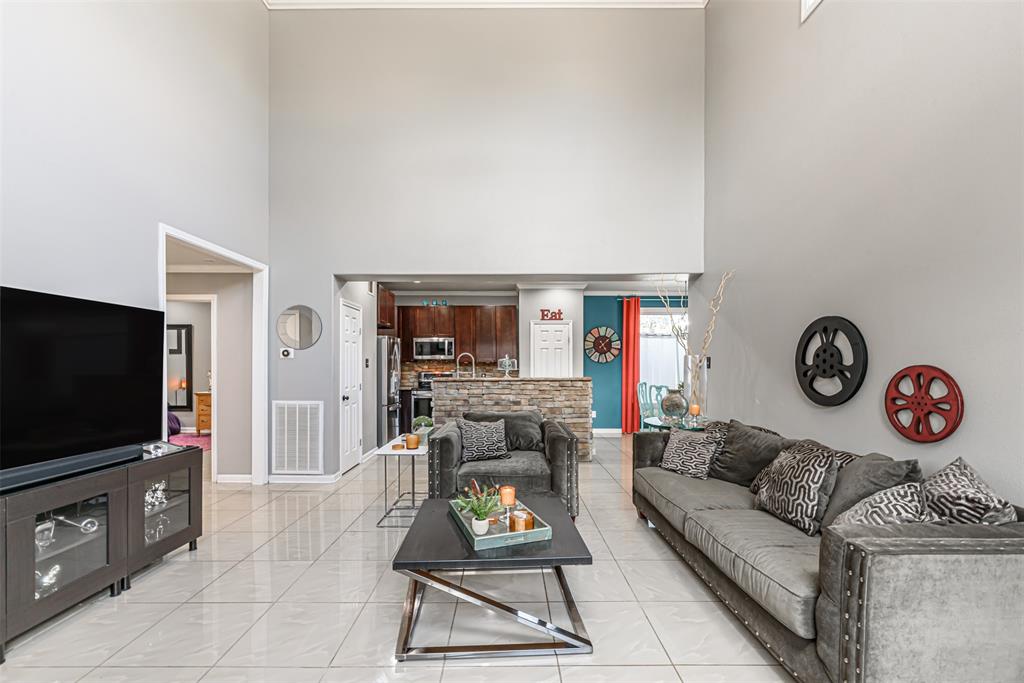 4515 2 Yale Street, Houston, Texas 77018, 3 Bedrooms Bedrooms, 3 Rooms Rooms,2 BathroomsBathrooms,Single-family,For Sale,Yale,66477292