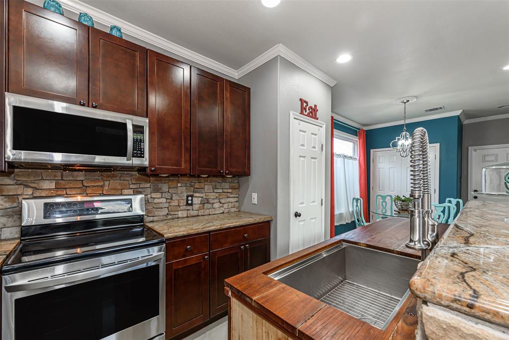 4515 2 Yale Street, Houston, Texas 77018, 3 Bedrooms Bedrooms, 3 Rooms Rooms,2 BathroomsBathrooms,Single-family,For Sale,Yale,66477292