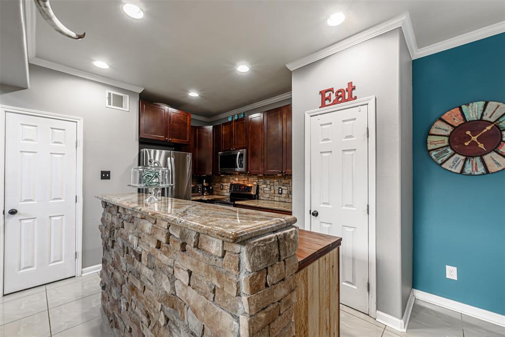 4515 2 Yale Street, Houston, Texas 77018, 3 Bedrooms Bedrooms, 3 Rooms Rooms,2 BathroomsBathrooms,Single-family,For Sale,Yale,66477292