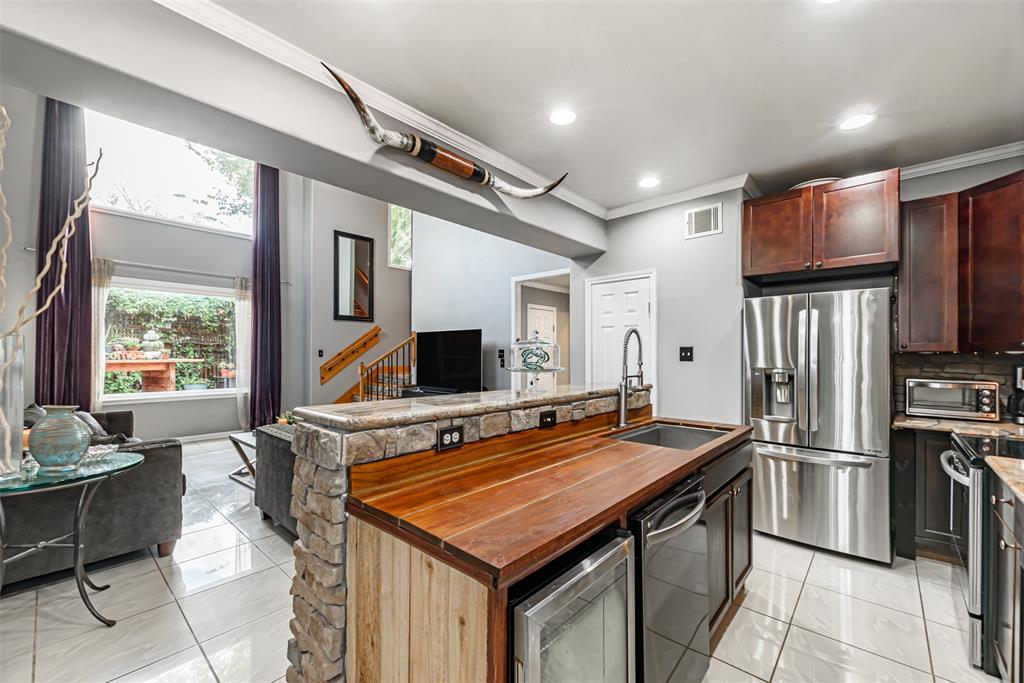 4515 2 Yale Street, Houston, Texas 77018, 3 Bedrooms Bedrooms, 3 Rooms Rooms,2 BathroomsBathrooms,Single-family,For Sale,Yale,66477292