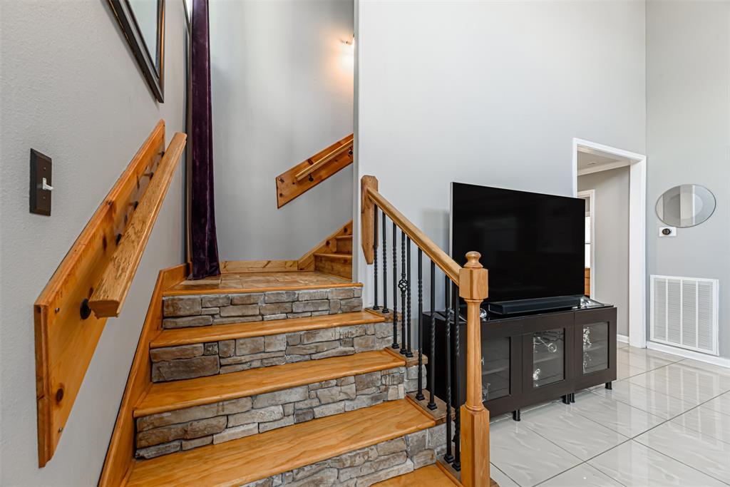 4515 2 Yale Street, Houston, Texas 77018, 3 Bedrooms Bedrooms, 3 Rooms Rooms,2 BathroomsBathrooms,Single-family,For Sale,Yale,66477292