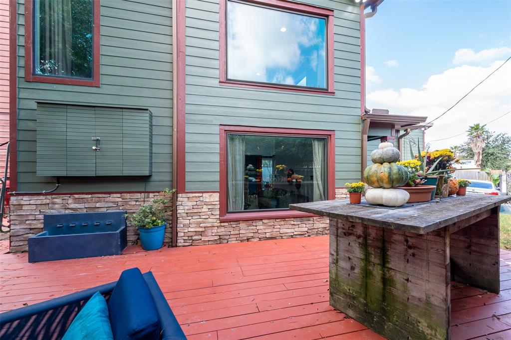 4515 2 Yale Street, Houston, Texas 77018, 3 Bedrooms Bedrooms, 3 Rooms Rooms,2 BathroomsBathrooms,Single-family,For Sale,Yale,66477292