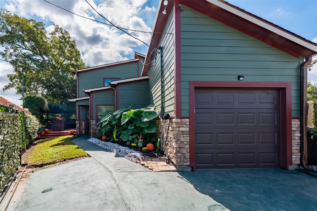4515 2 Yale Street, Houston, Texas 77018, 3 Bedrooms Bedrooms, 3 Rooms Rooms,2 BathroomsBathrooms,Single-family,For Sale,Yale,66477292