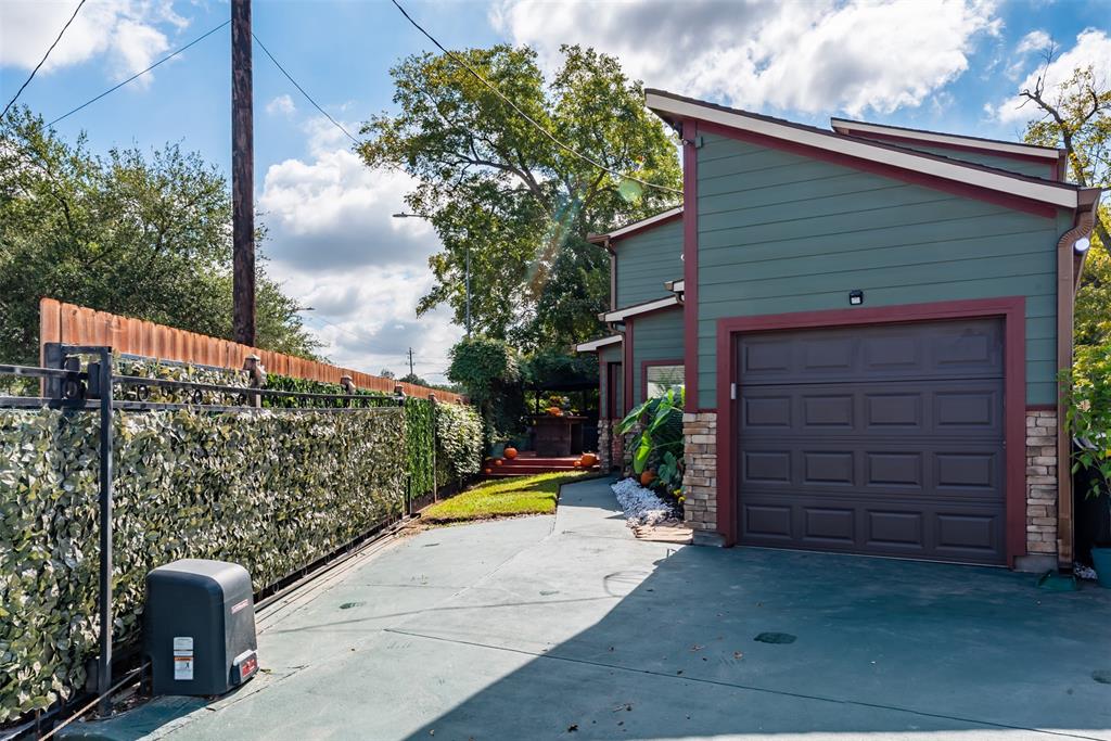 4515 2 Yale Street, Houston, Texas 77018, 3 Bedrooms Bedrooms, 3 Rooms Rooms,2 BathroomsBathrooms,Single-family,For Sale,Yale,66477292