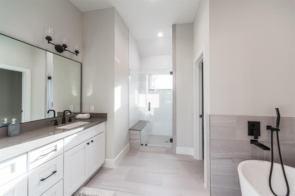 1439 3 25th Street, Houston, Texas 77008, 3 Bedrooms Bedrooms, 3 Rooms Rooms,3 BathroomsBathrooms,Single-family,For Sale,25th,76264048