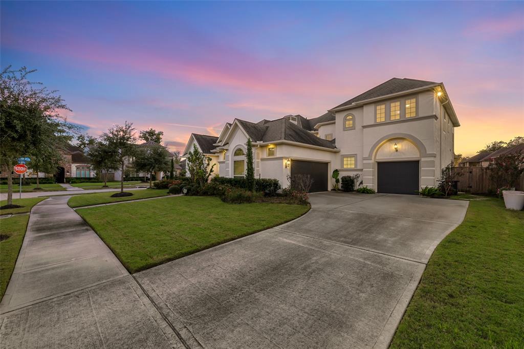 5118 2 Camden Haven Lane, Sugar Land, Texas 77479, 6 Bedrooms Bedrooms, 12 Rooms Rooms,5 BathroomsBathrooms,Single-family,For Sale,Camden Haven,3216561