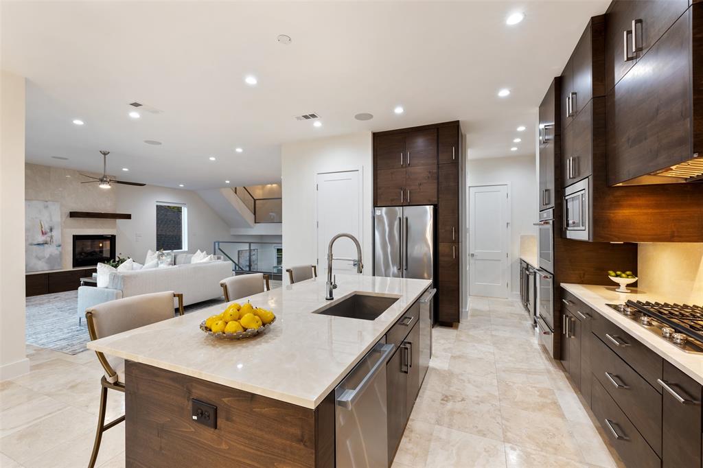 2904 3 Suffolk Drive, Houston, Texas 77027, 4 Bedrooms Bedrooms, 13 Rooms Rooms,4 BathroomsBathrooms,Single-family,For Sale,Suffolk,75808556