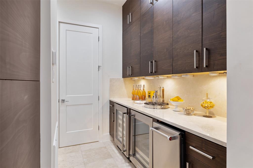 2904 3 Suffolk Drive, Houston, Texas 77027, 4 Bedrooms Bedrooms, 13 Rooms Rooms,4 BathroomsBathrooms,Single-family,For Sale,Suffolk,75808556