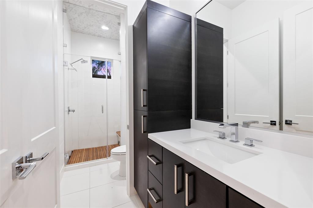2904 3 Suffolk Drive, Houston, Texas 77027, 4 Bedrooms Bedrooms, 13 Rooms Rooms,4 BathroomsBathrooms,Single-family,For Sale,Suffolk,75808556