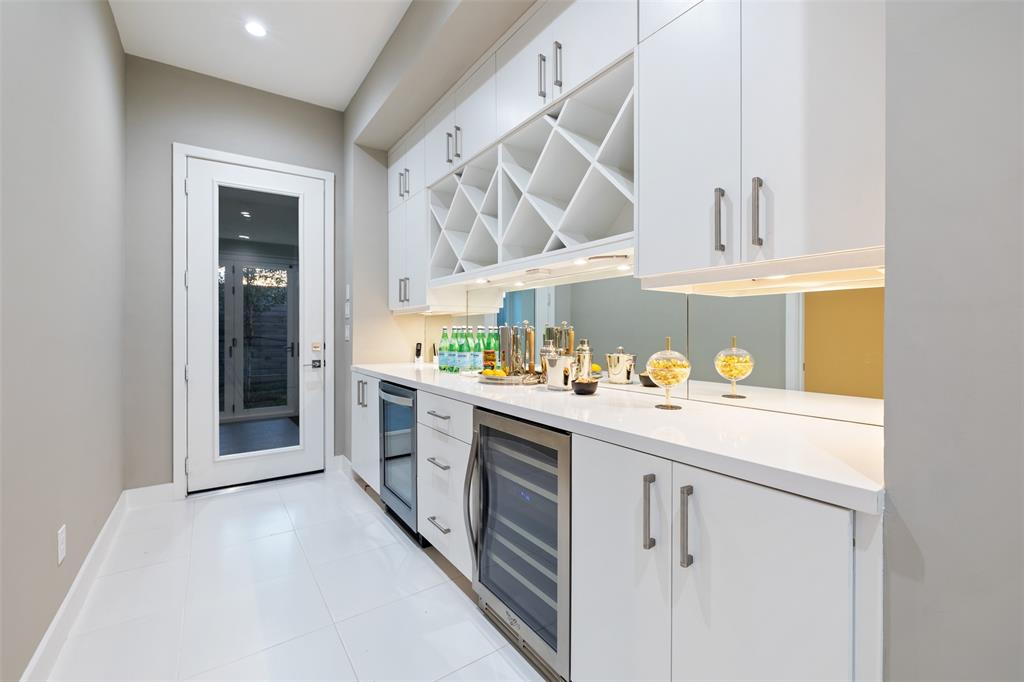 2904 3 Suffolk Drive, Houston, Texas 77027, 4 Bedrooms Bedrooms, 13 Rooms Rooms,4 BathroomsBathrooms,Single-family,For Sale,Suffolk,75808556