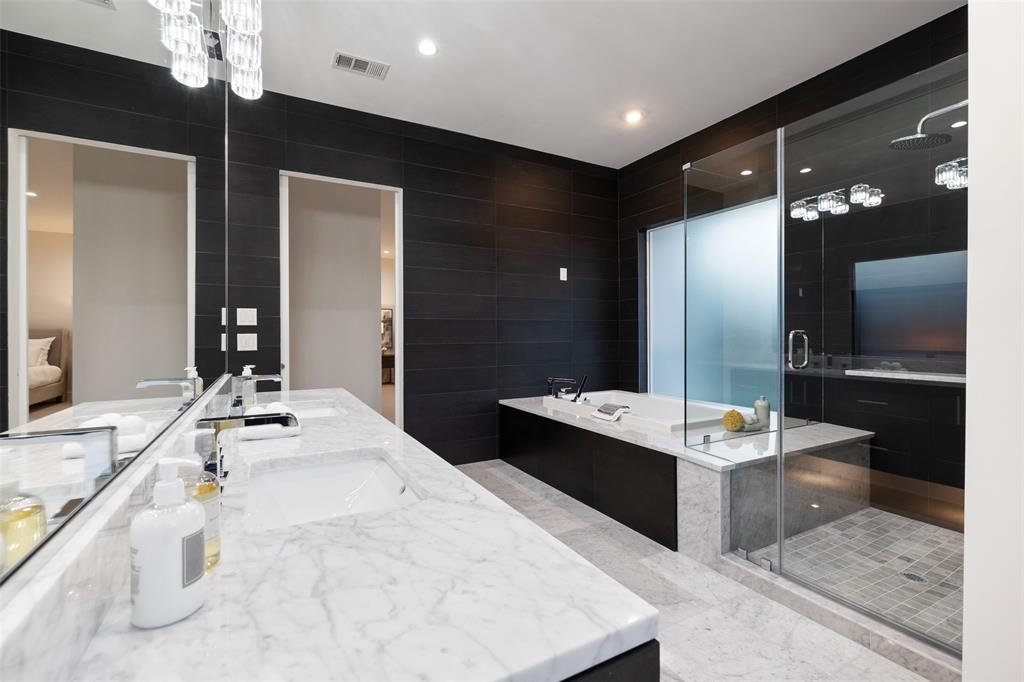 2904 3 Suffolk Drive, Houston, Texas 77027, 4 Bedrooms Bedrooms, 13 Rooms Rooms,4 BathroomsBathrooms,Single-family,For Sale,Suffolk,75808556