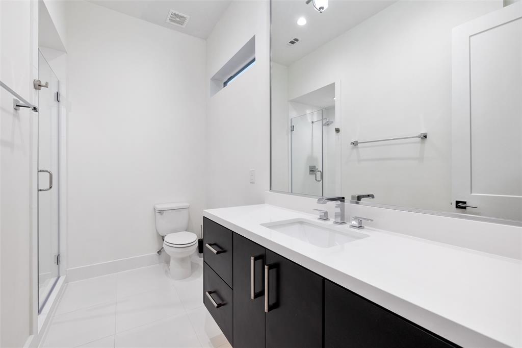 2904 3 Suffolk Drive, Houston, Texas 77027, 4 Bedrooms Bedrooms, 13 Rooms Rooms,4 BathroomsBathrooms,Single-family,For Sale,Suffolk,75808556