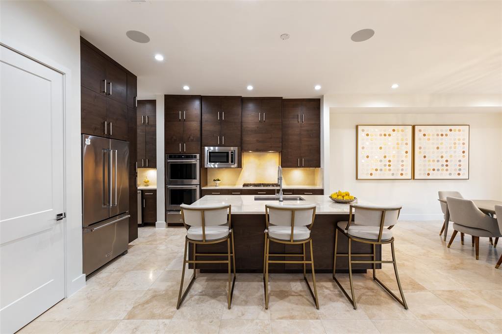 2904 3 Suffolk Drive, Houston, Texas 77027, 4 Bedrooms Bedrooms, 13 Rooms Rooms,4 BathroomsBathrooms,Single-family,For Sale,Suffolk,75808556