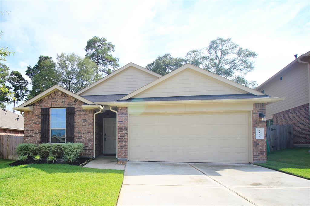 5423 Dunsmore Springs Lane Spring, Texas Welcome Home to this Lovely One-story like new DR Horton home. Home sits on a quiet, cul-de-sac street located in Hampton Creek. This 3 Bedroom Home features Charming curb appeal and an open floor plan, with formal dining. Kitchen features SS appliances, Breakfast bar, and Ample cabinet space. Large master suite with walk in closet. Refrigerator, washer & dryer are included. Spend your evenings and weekends enjoying the covered back patio with all your family and friends. No back neighbor. Located with easy access to the Grand Parkway, I-45, The Woodlands, Golf courses, and Numerous options for Shopping and Dining. Zoned to great Klein ISD. Owner/Agent. No section 8. Pet is case by case. Virtual showing link available.