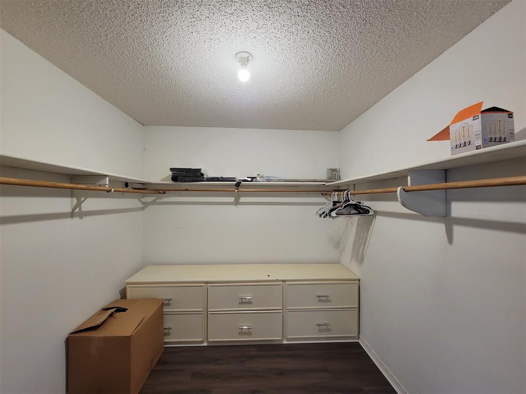 1512 Bell Oaks Drive, Bellville TX 77418