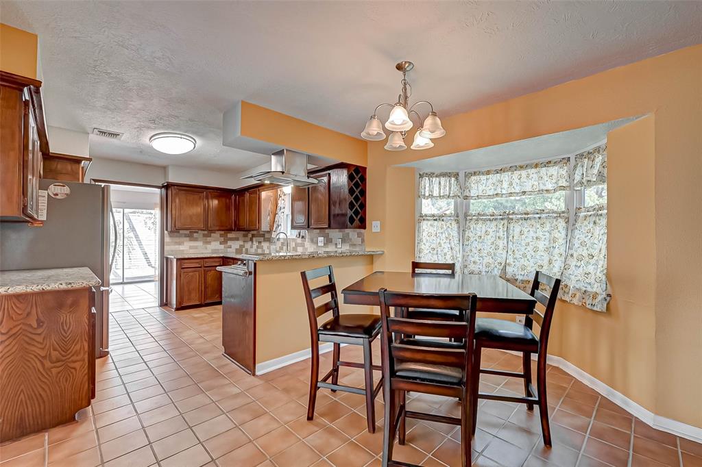 4012 1 Chile Drive, Pasadena, Texas 77504, 4 Bedrooms Bedrooms, 10 Rooms Rooms,3 BathroomsBathrooms,Single-family,For Sale,Chile,80986286