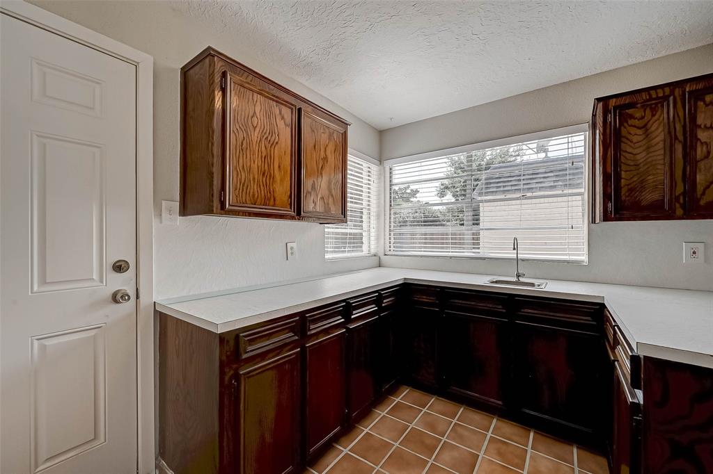 4012 1 Chile Drive, Pasadena, Texas 77504, 4 Bedrooms Bedrooms, 10 Rooms Rooms,3 BathroomsBathrooms,Single-family,For Sale,Chile,80986286
