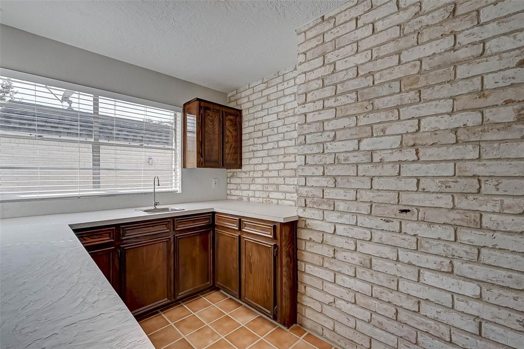 4012 1 Chile Drive, Pasadena, Texas 77504, 4 Bedrooms Bedrooms, 10 Rooms Rooms,3 BathroomsBathrooms,Single-family,For Sale,Chile,80986286