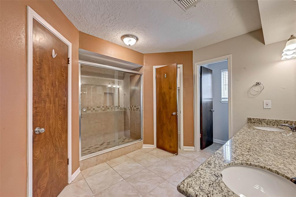 4012 1 Chile Drive, Pasadena, Texas 77504, 4 Bedrooms Bedrooms, 10 Rooms Rooms,3 BathroomsBathrooms,Single-family,For Sale,Chile,80986286
