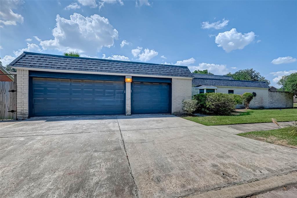 4012 1 Chile Drive, Pasadena, Texas 77504, 4 Bedrooms Bedrooms, 10 Rooms Rooms,3 BathroomsBathrooms,Single-family,For Sale,Chile,80986286