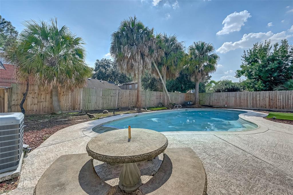 4012 1 Chile Drive, Pasadena, Texas 77504, 4 Bedrooms Bedrooms, 10 Rooms Rooms,3 BathroomsBathrooms,Single-family,For Sale,Chile,80986286