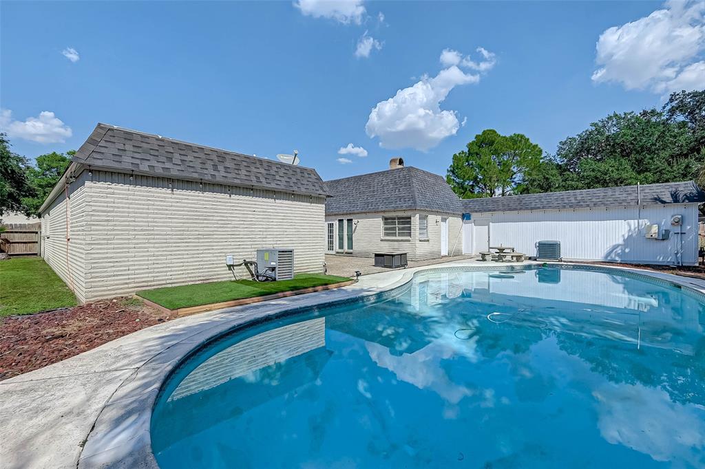 4012 1 Chile Drive, Pasadena, Texas 77504, 4 Bedrooms Bedrooms, 10 Rooms Rooms,3 BathroomsBathrooms,Single-family,For Sale,Chile,80986286
