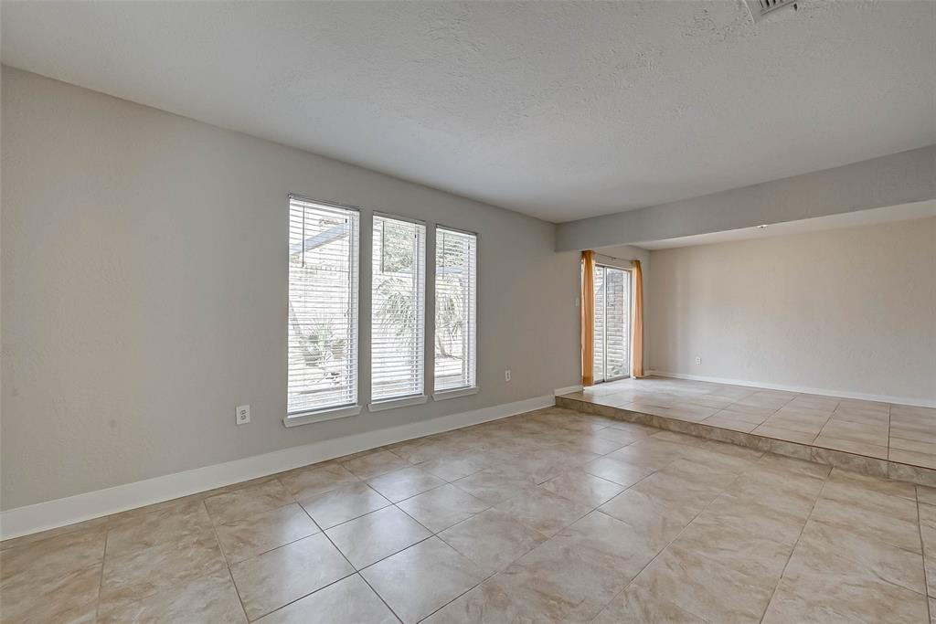 4012 1 Chile Drive, Pasadena, Texas 77504, 4 Bedrooms Bedrooms, 10 Rooms Rooms,3 BathroomsBathrooms,Single-family,For Sale,Chile,80986286