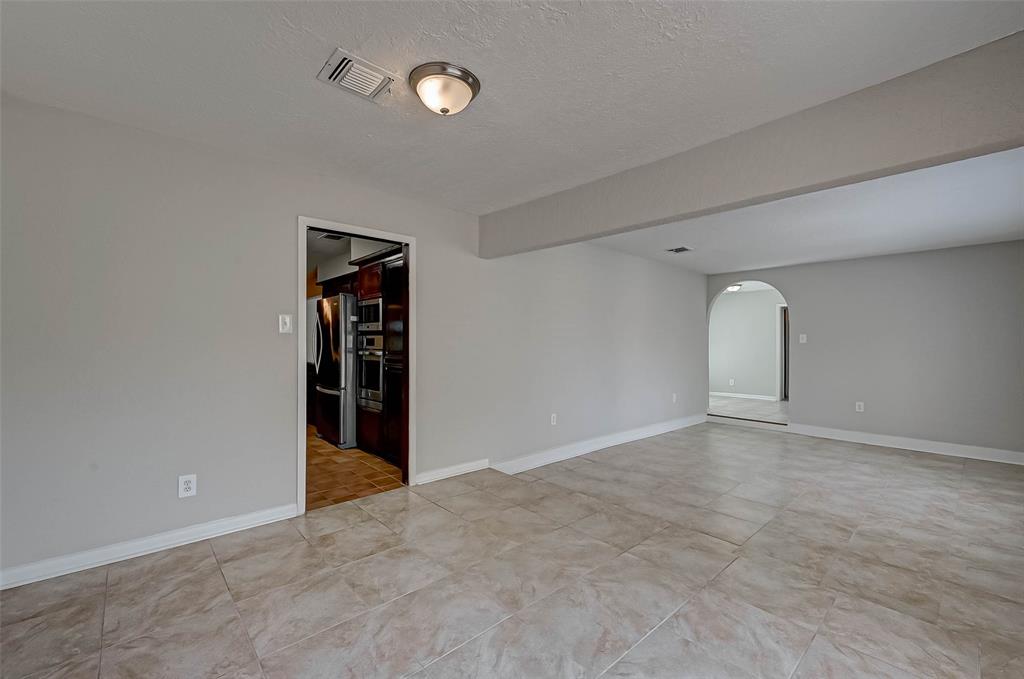 4012 1 Chile Drive, Pasadena, Texas 77504, 4 Bedrooms Bedrooms, 10 Rooms Rooms,3 BathroomsBathrooms,Single-family,For Sale,Chile,80986286