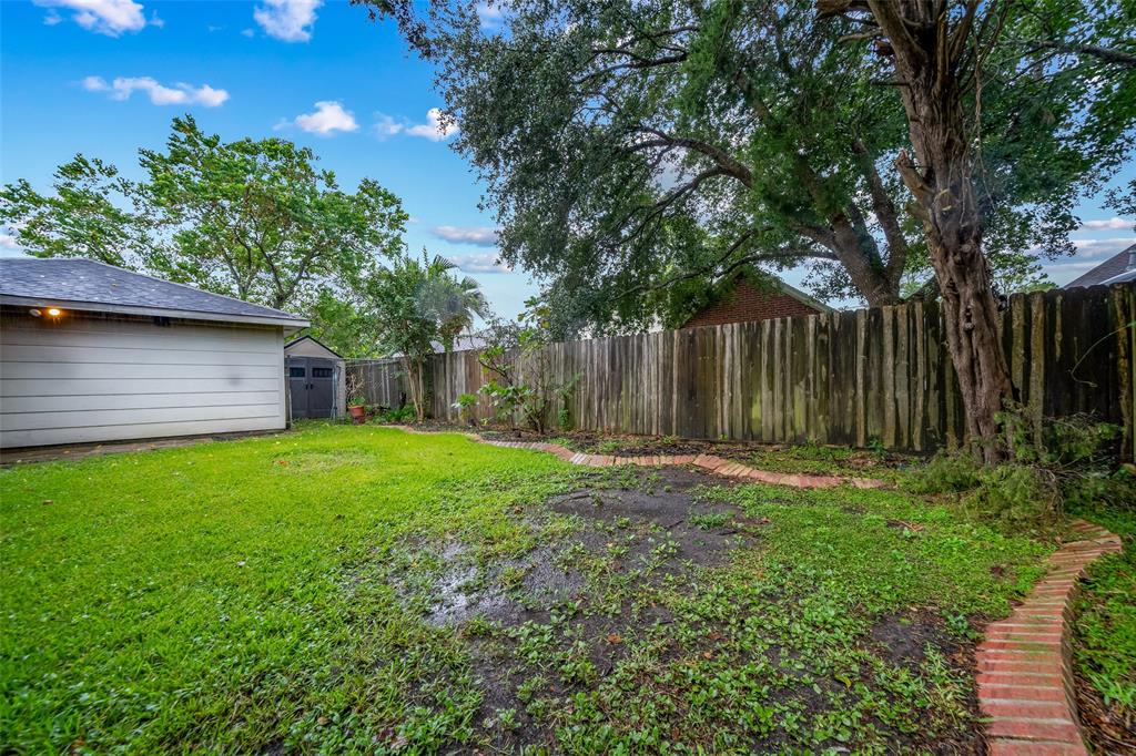 2424 1 Piney Woods Drive, Pearland, Texas 77581, 4 Bedrooms Bedrooms, 4 Rooms Rooms,2 BathroomsBathrooms,Single-family,For Sale,Piney Woods,38175892